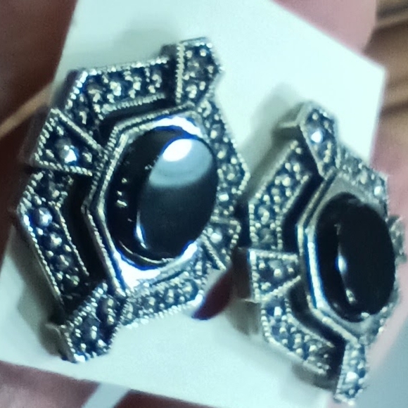 Vintage Avon Silver Tone Black Onyx Marcasite Earrings Pierced Art Deco Style - Picture 2 of 2
